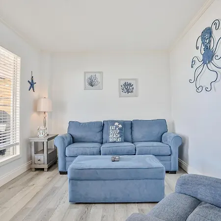 Captain'S Quarters At Green Reef Townhomes